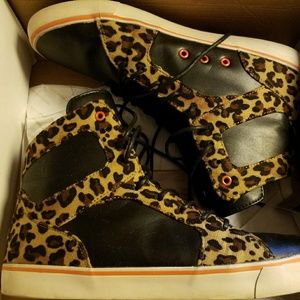 Men's Radii Simple black leather leopard shoes!